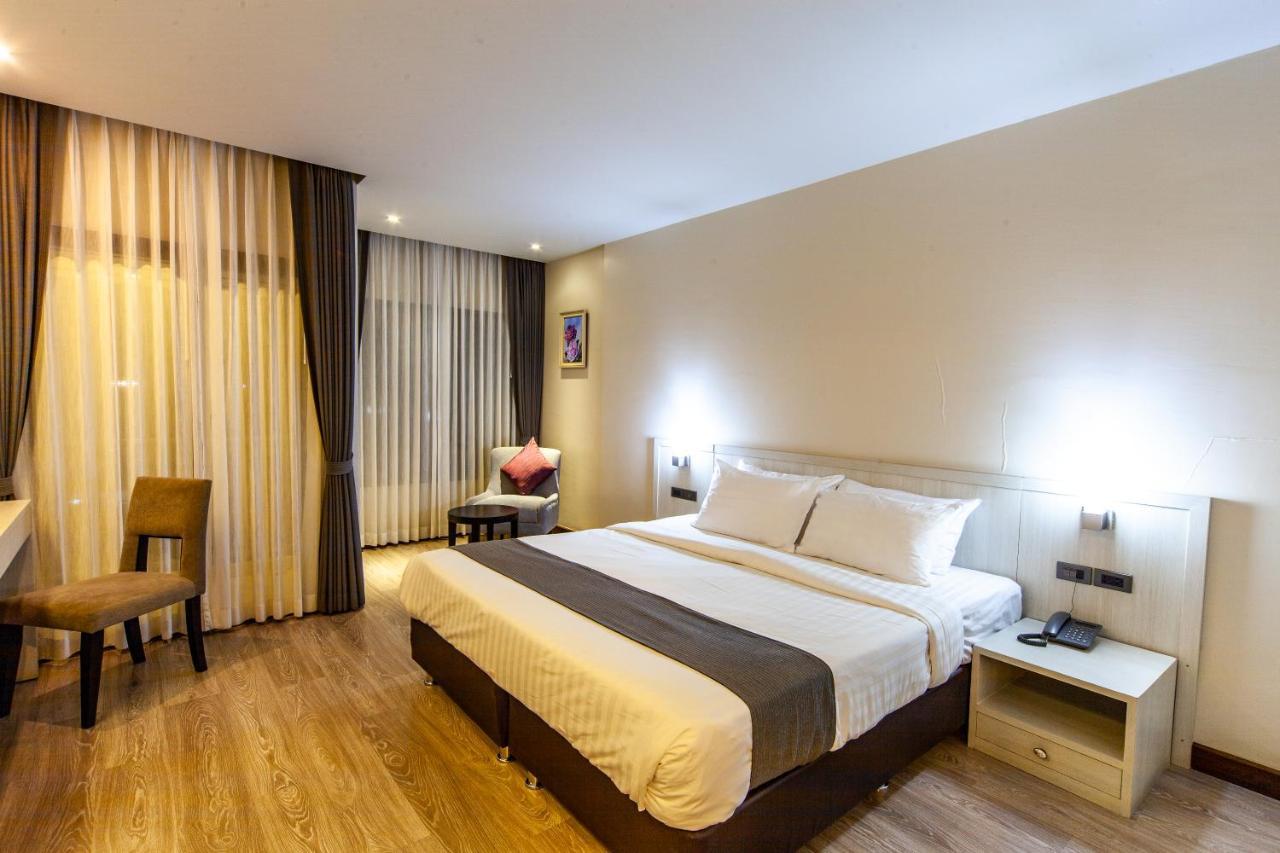 Hotel Le Siri Residencia @ Ruamchok Chiang Mai Exterior foto